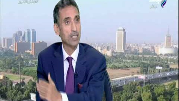 الصحفى على السيد