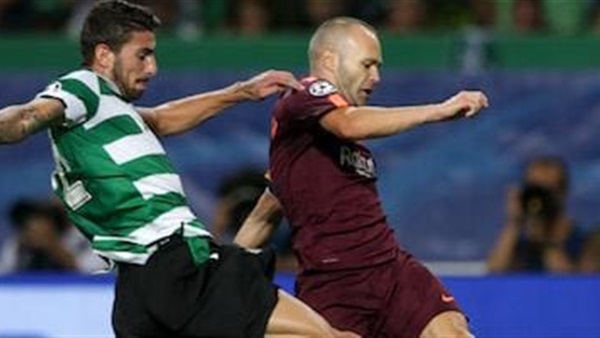 انييستا - لاعب برشلونة