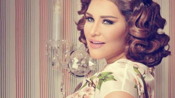 الفنانة احلام 