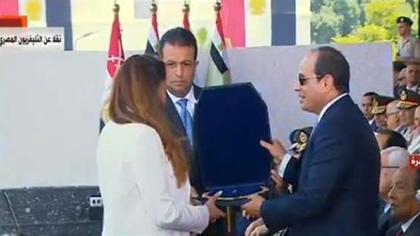 السيسي يكرم يوسف