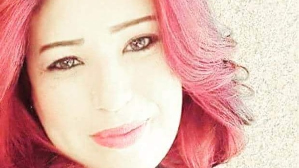 خبيرة الأبراج منى