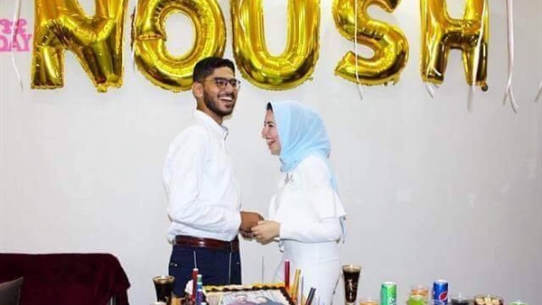 شاب يفاجئ حبيبته