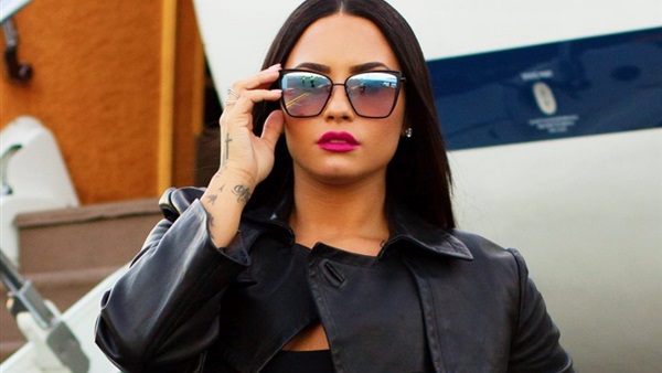 مغنية البوب Demi