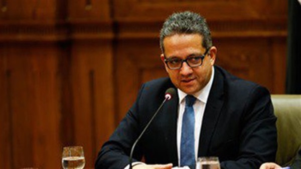 وزير الآثار
