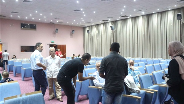 استعدادات تكريم حسين