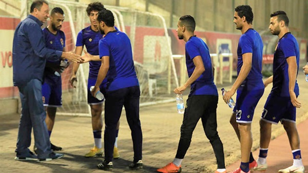 محمود الخطيب مع لاعبي