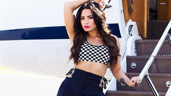 مغنية البوب Demi