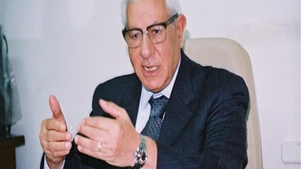 مكرم محمد أحمد