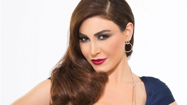 الفنانة يارا