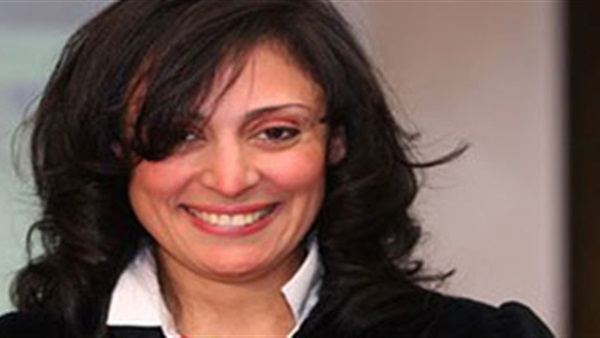 الإعلامية منى العراقى