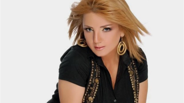 الفنانة ندى بسيونى