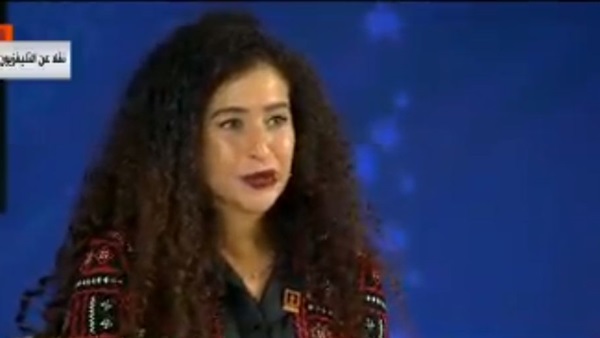 مصممة الجرافيك غادة