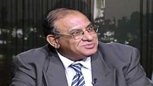 الدكتور طلعت عبد