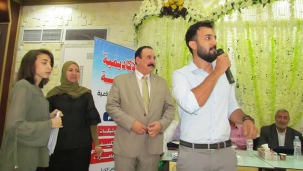 الفنان حسنى شتا