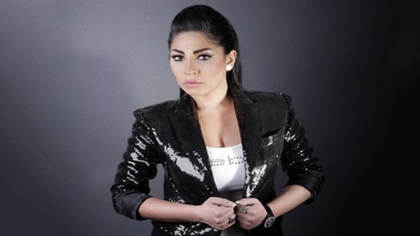 الفنانة نيفان صابر