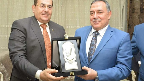 محافظ سوهعاج-مدير