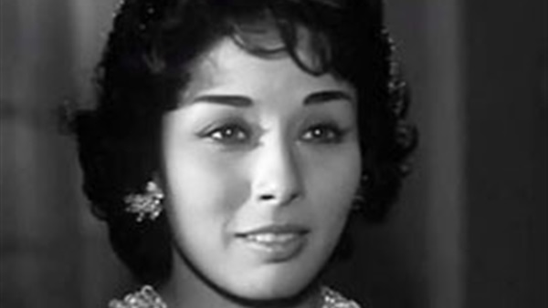 الفنانة لبنى عبدالعزيز
