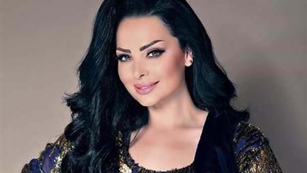 الفنانة ديانا كرزون
