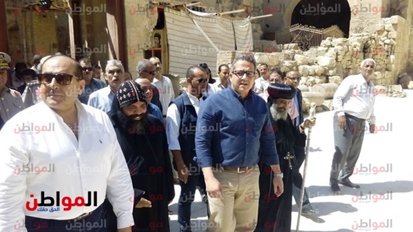 وزير الاثار الدكتور