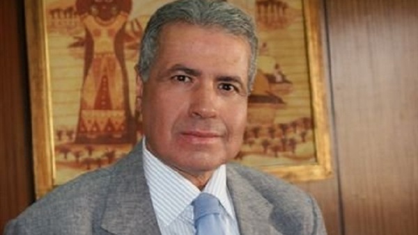 أشرف العشري الكاتب