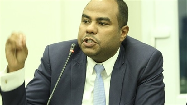 محمود عنبر رئيس قسم