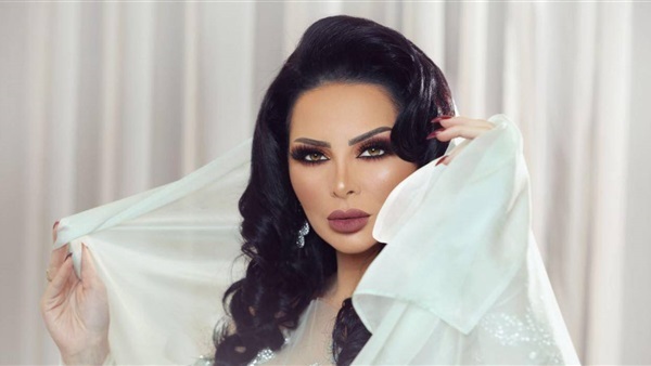 الفنانة ديانا كرزون