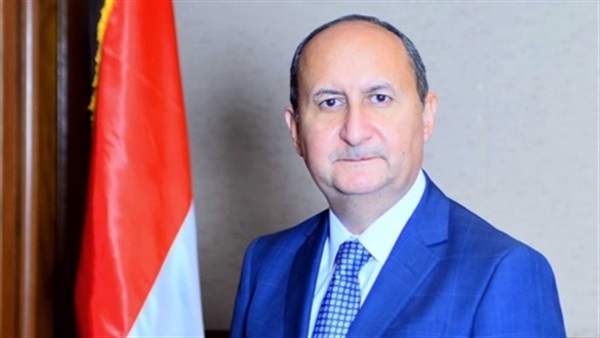 وزير الصناعة عمرو