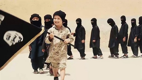 تدريب أطفال المقاتلين