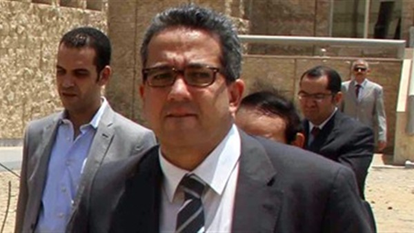 الدكتور خالد العنانى