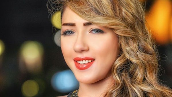الفنانة سارة سلامة