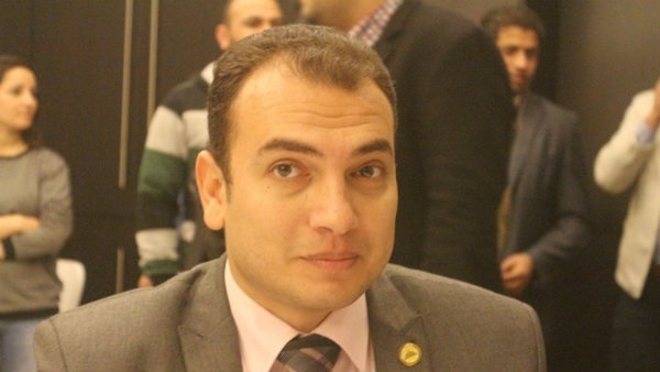 النائب شريف نادى
