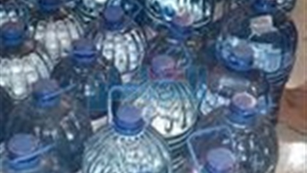 عبوات مياه معدنية