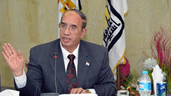 الدكتور احمد عبده