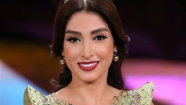 الفنانة روجينا