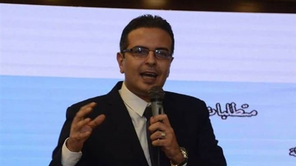 الدكتور أحمد مختار