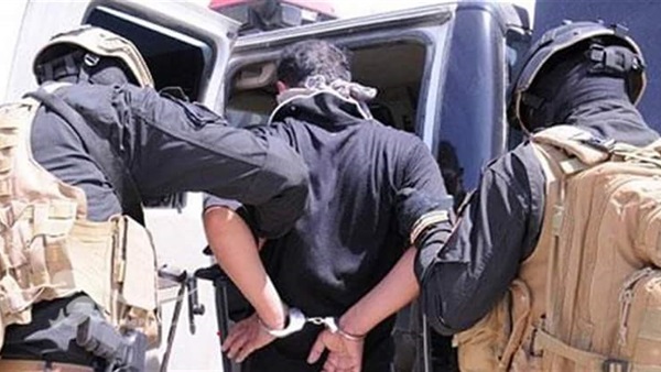 القبض على ٲمين الشرطة