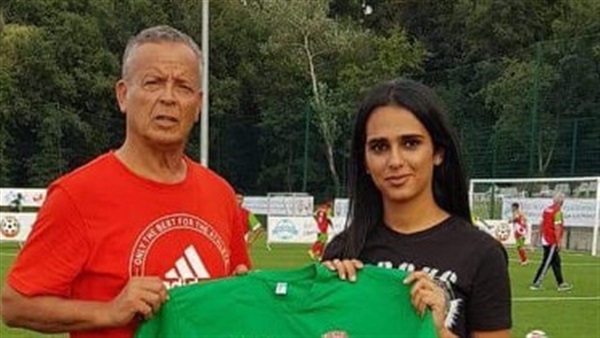 الاخضر بلومي نجم