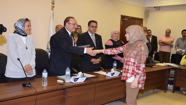 جانب من الندوة