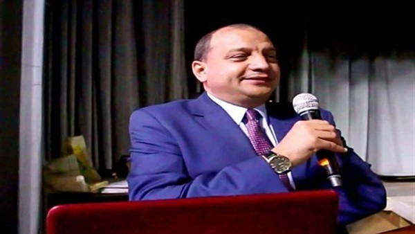 الدكتور منصور حسن
