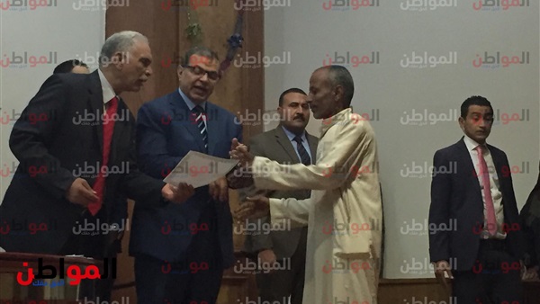 وزير القوي العاملة