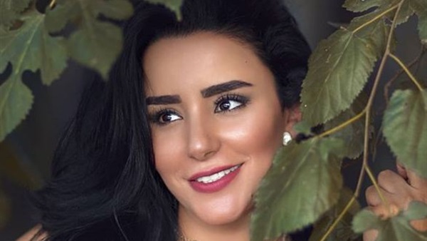 الفنانة ايمان سلامة