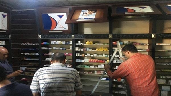 غلق ٣ صيدليات
