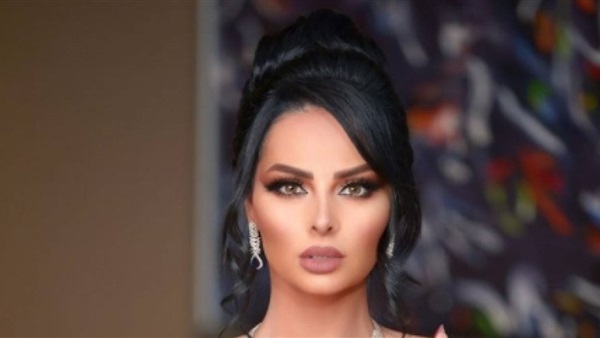 الفنانة ديانا كرزون