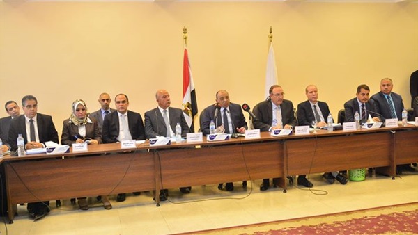 محافظ بني سويف-وزير