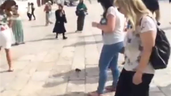 مشاجرة قوية بين فتاة
