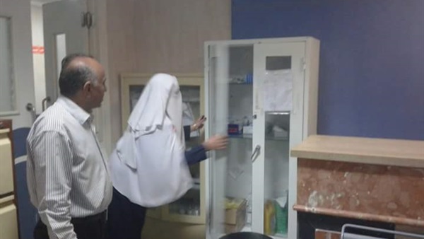 إحالة ١٣ طبيبا وموظفا