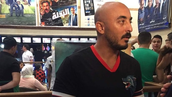 الفنان حسام الحسينى
