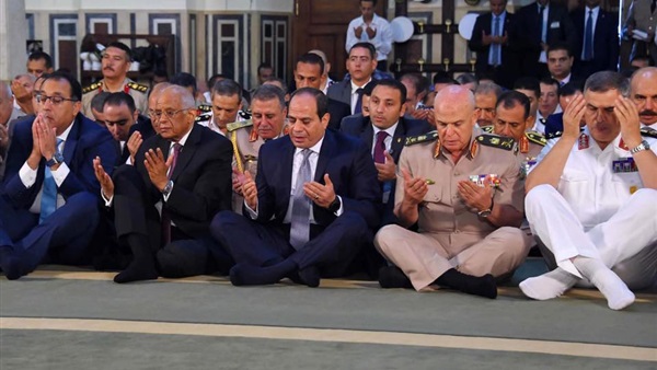 الرئيس السيسي يؤدي