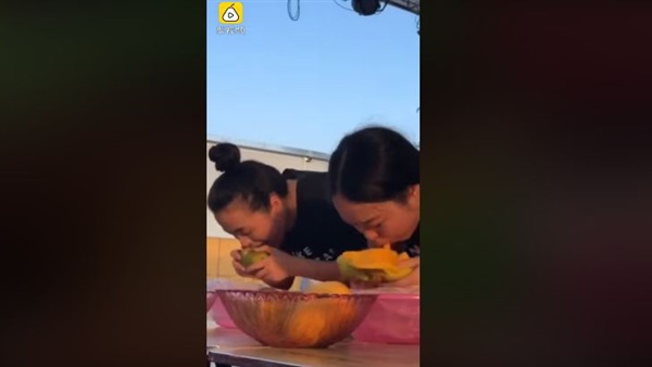 تحدى أكل المانجو