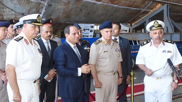 الرئيس السيسي يتفقد